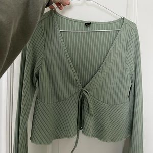 Flowy mint green top - cropped, flare sleeves, cute details